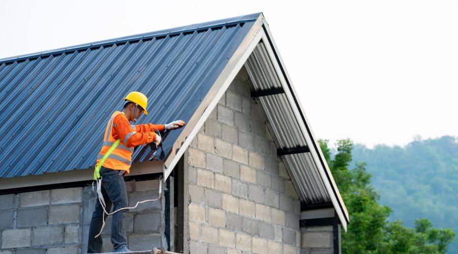 Professional residential roofers in Sheffield, AL
